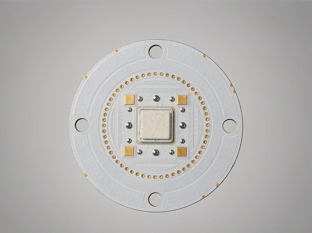 Circular aluminium core PCB with COB LED array