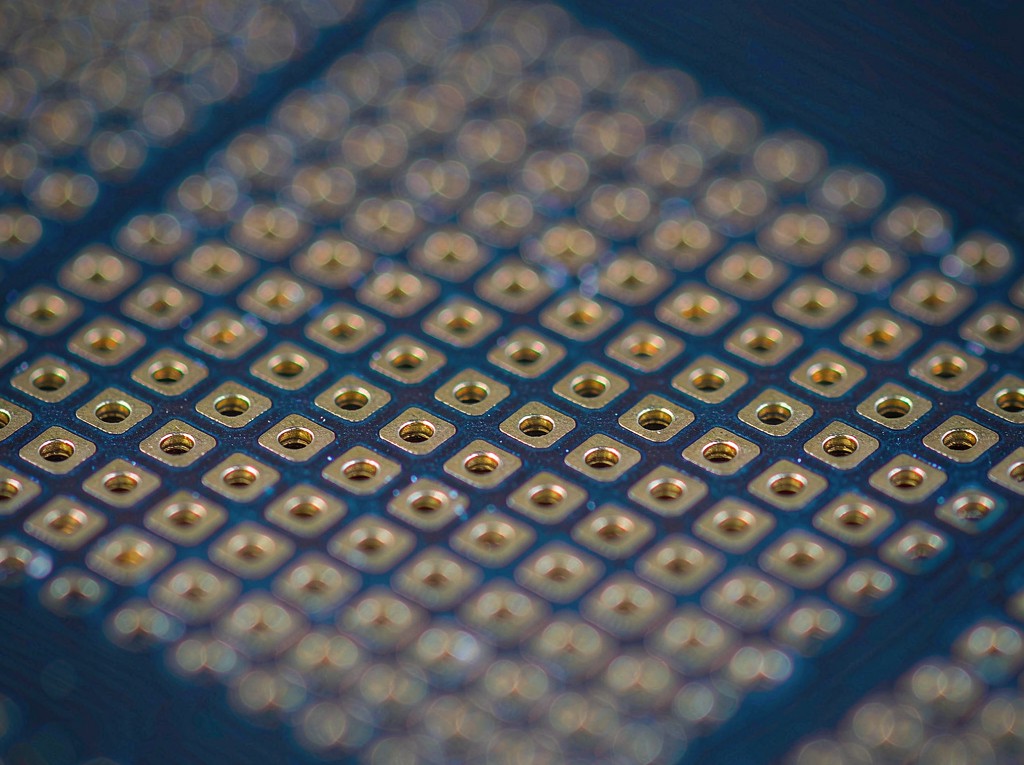 High-speed HDI PCB with laser microvias